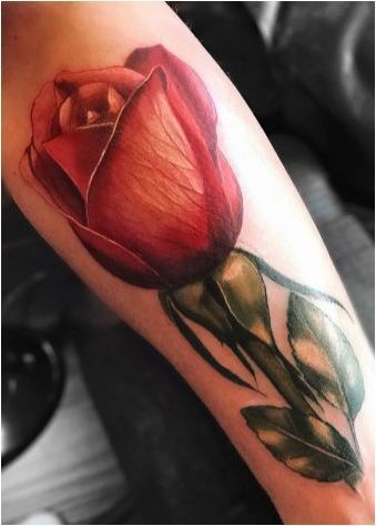 Татуировка под формата на рози за момичета