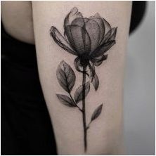 Татуировка за момичета под формата на цветя