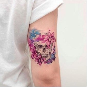 Татуировка за момичета под формата на цветя