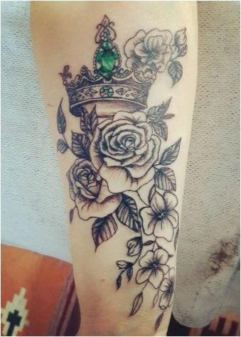 Всичко за татуировката под формата на корона