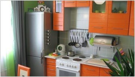 5 kV малък кухненски дизайн. m с хладилник