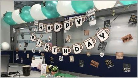 Как да декорирате колега на работното място за рожден ден?