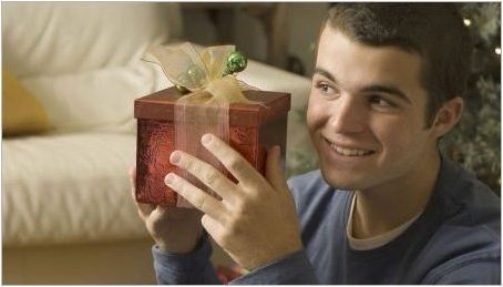 Как да изберем подарък човек 16 години за Нова година?