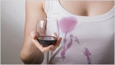 Как да си измием петна от червено вино на дрехи?