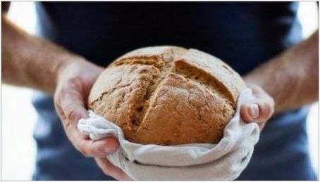 Как да вземем хляб: за вилица или ръка?