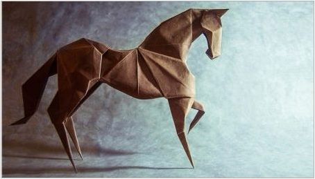 Как мога да направя оригами под формата на кон?