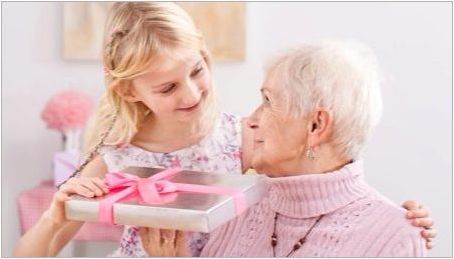 Какъв подарък може да направи баба със свой собствен рожден ден?