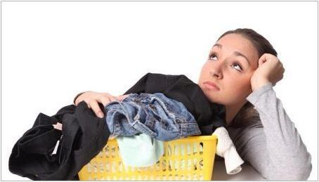 Какво да почистваме дрехите от монтажната пяна?