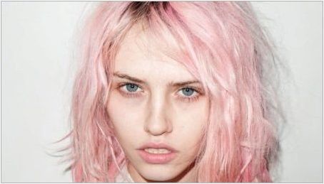 Розови бои за коса: видове и фиси на оцветяване